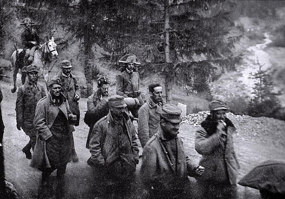意大利人押送被俘的奧匈帝國軍官 維特根斯坦：不在圖中