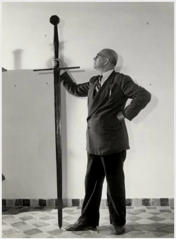 传说中一名荷兰佣兵的大剑，全长两米，可能是人类使用过最大的剑了。
