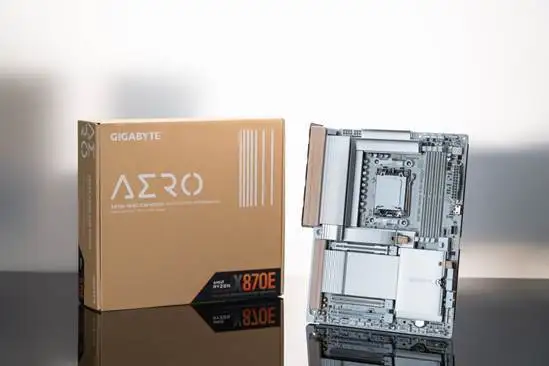 评测：轻奢装机最佳选择，体验质感拉满的技嘉X870E AERO X3D WOOD主板
