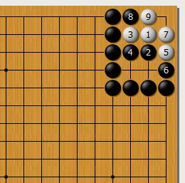 以右上角为例，白棋进去一定会被杀掉。