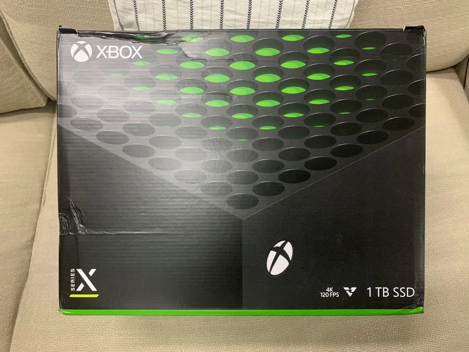 我们拿到Xbox Series X了！大家有啥想问我们的么？