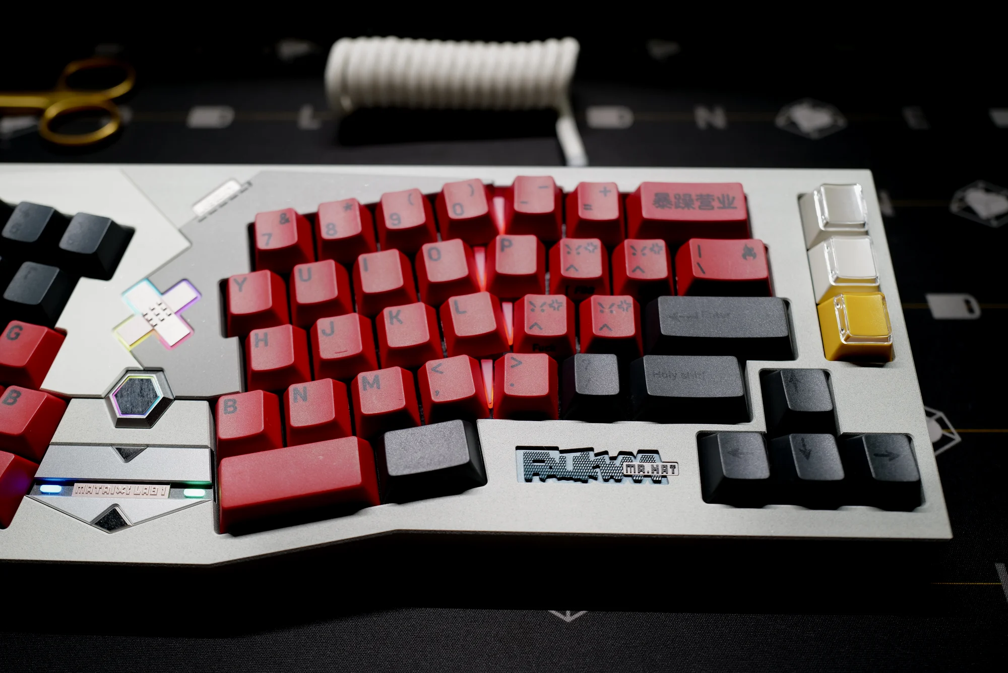 套件：Matrix Faukwaa 轴体：TTC 烈焰红轴 V2 键帽：FBB 暴躁营业 （红+黑）... | 机组 | 机核 GCORES