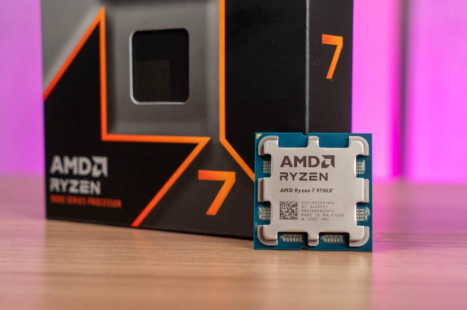 谁说高性能和低价格不能兼顾？锐龙7 9700X越级“默秒全”