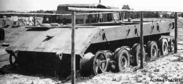 真实历史中的E100超重型坦克仅留下一个未完工的车体而已