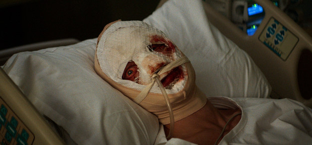 DCU首部R级惊悚电影《泥面人》发布首支预告