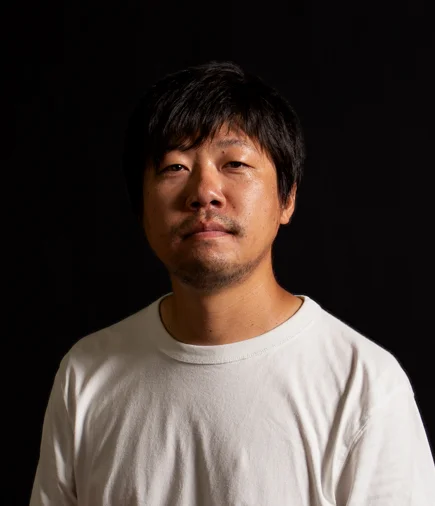 奥州 一馬：“灵视异闻”系列制作人。曾担任《Imperial Saga eclipse》等作品的制作。