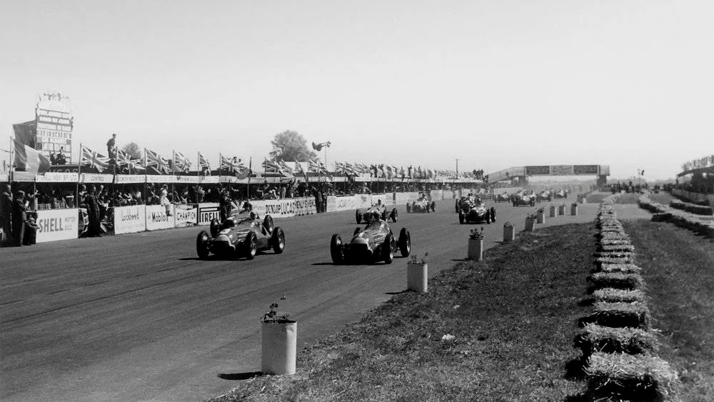 1950年在英国银石赛道举办的第一届F1大奖赛