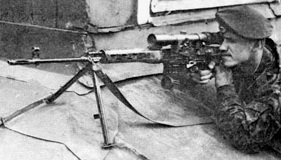 苏军士兵自己加装两脚架