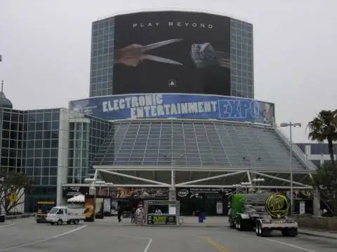 场外
（网址：https://www.giantbomb.com/e3-2006/3015-3439/）