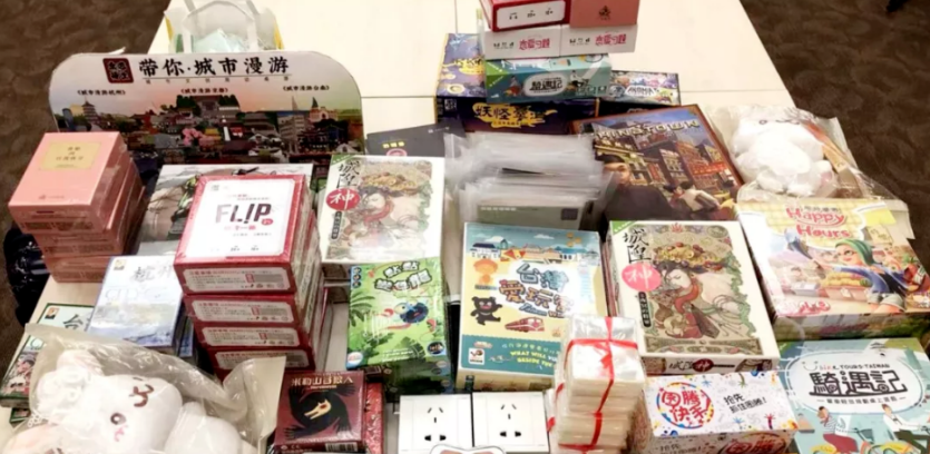 通过几次摆摊，我了解到了桌游圈外的年轻人对桌游的态度