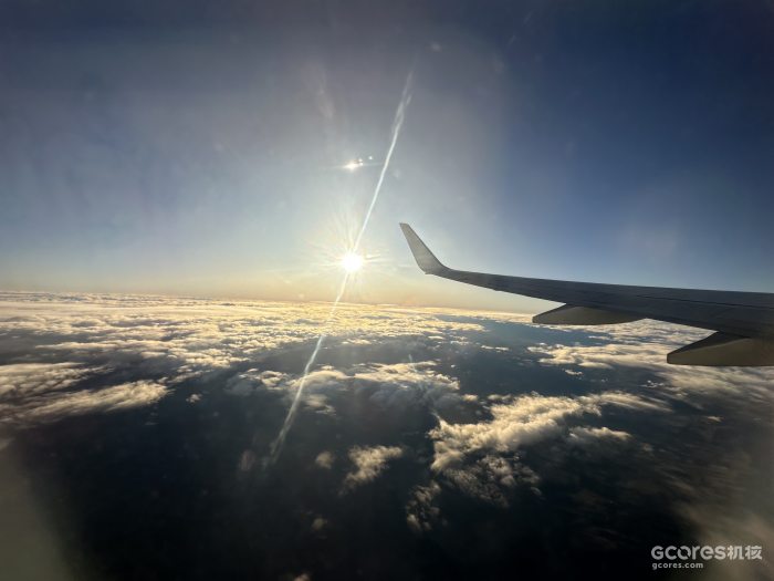 在飞机上拍摄的云彩