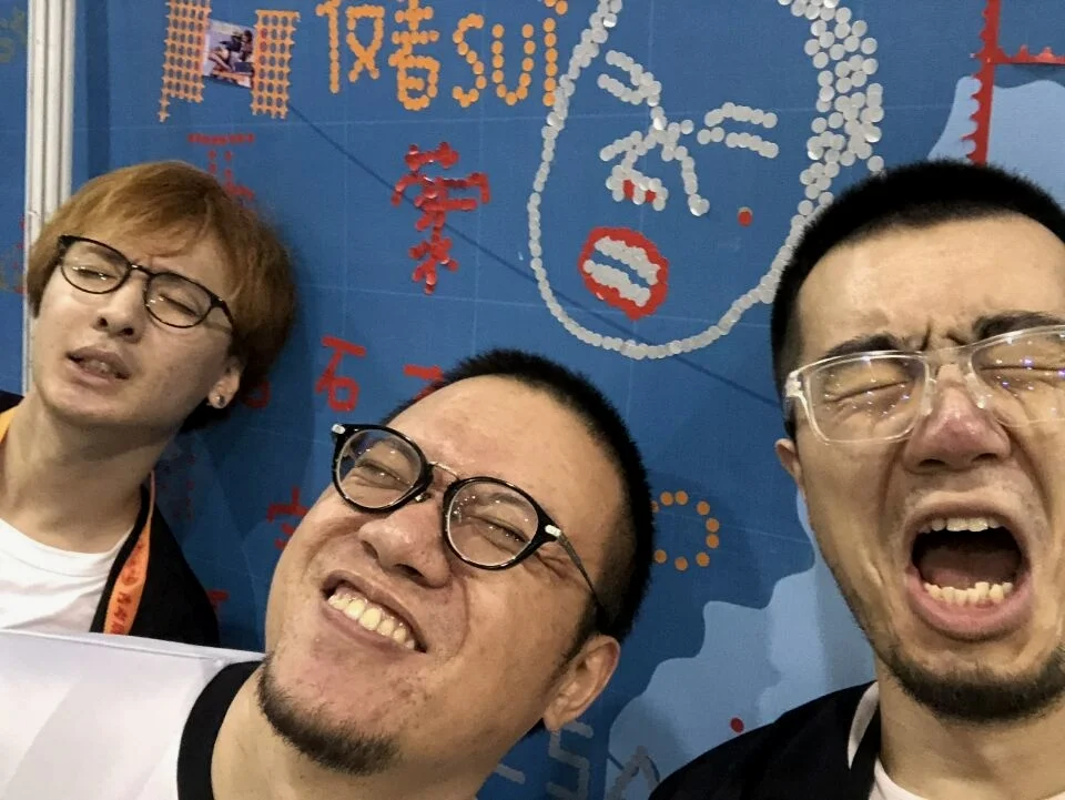 恁欢脱，一点都不像有事