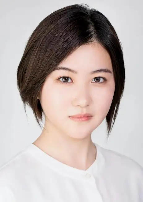 山口麻友