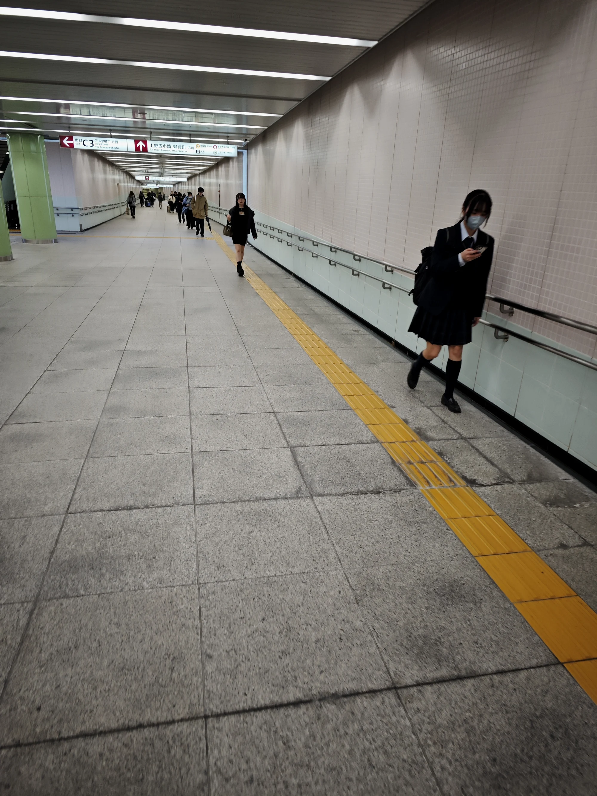 空旷的地下走廊
