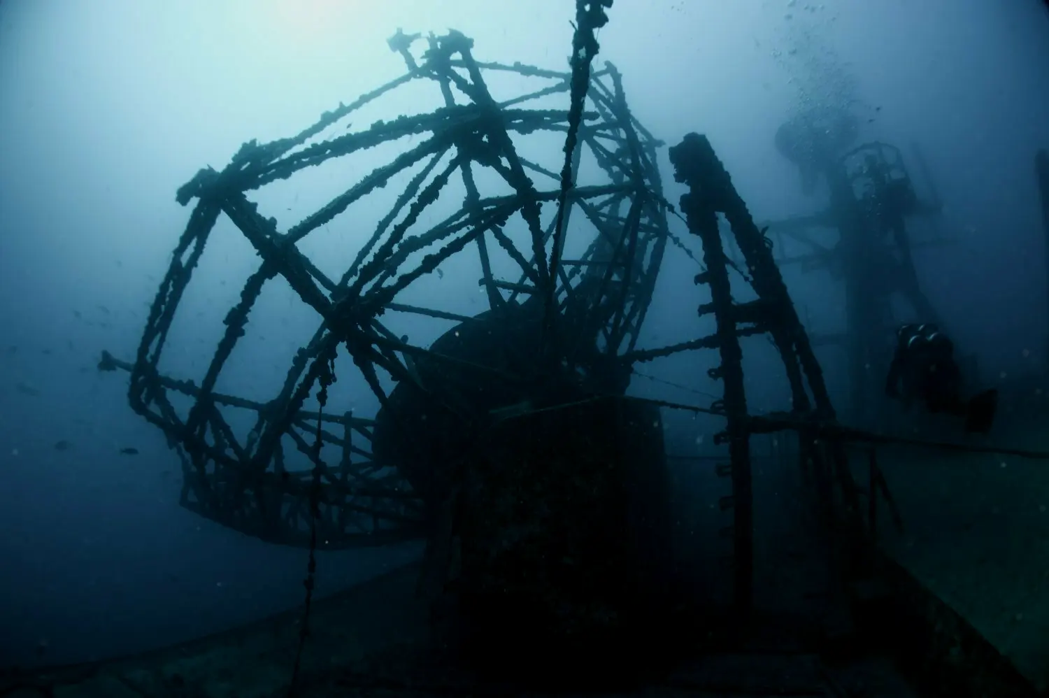 2015年潜水员在水底拍摄的的前T-AGM-10 