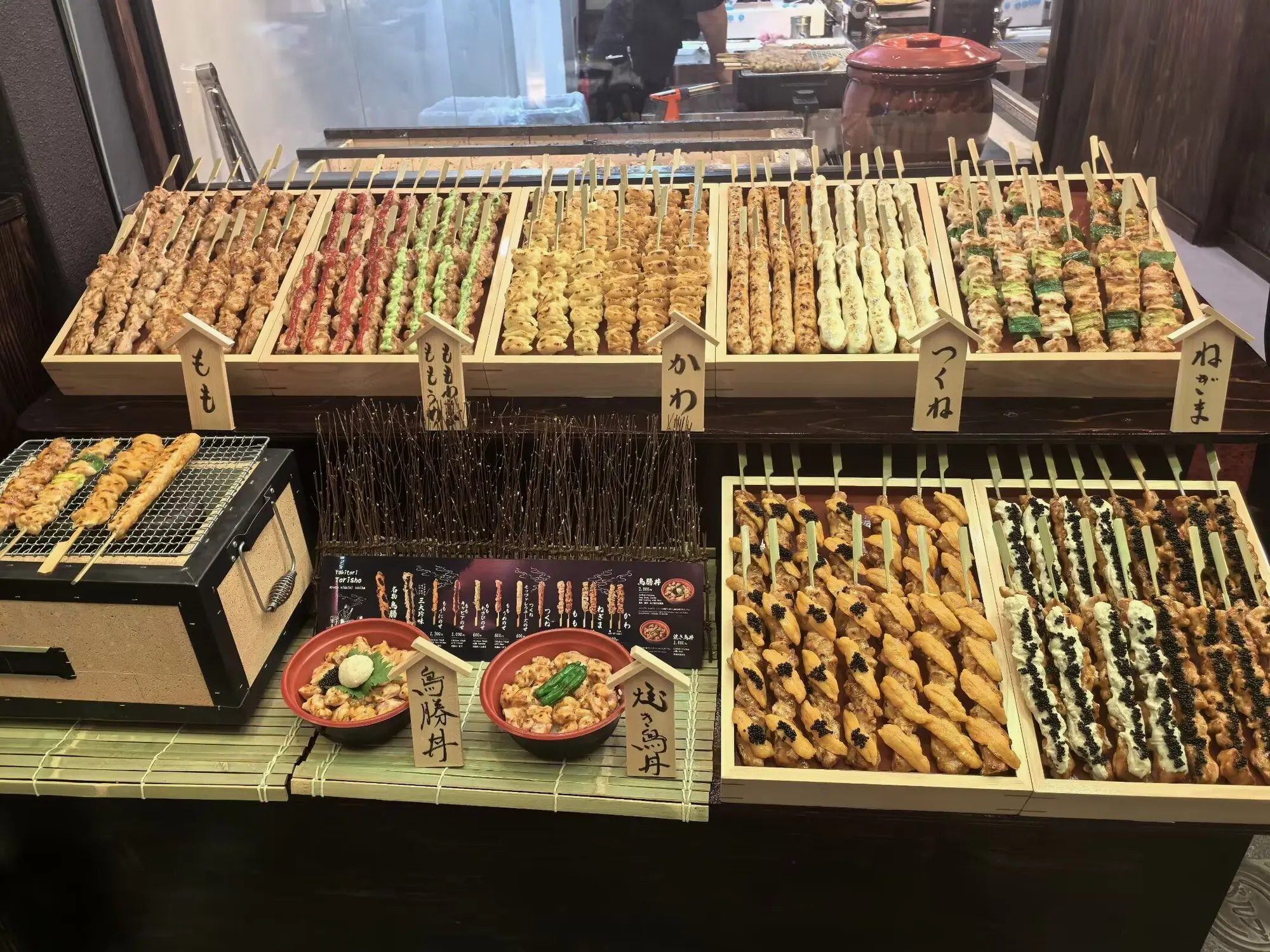 锦市场的美食摊位之一，朋友供图