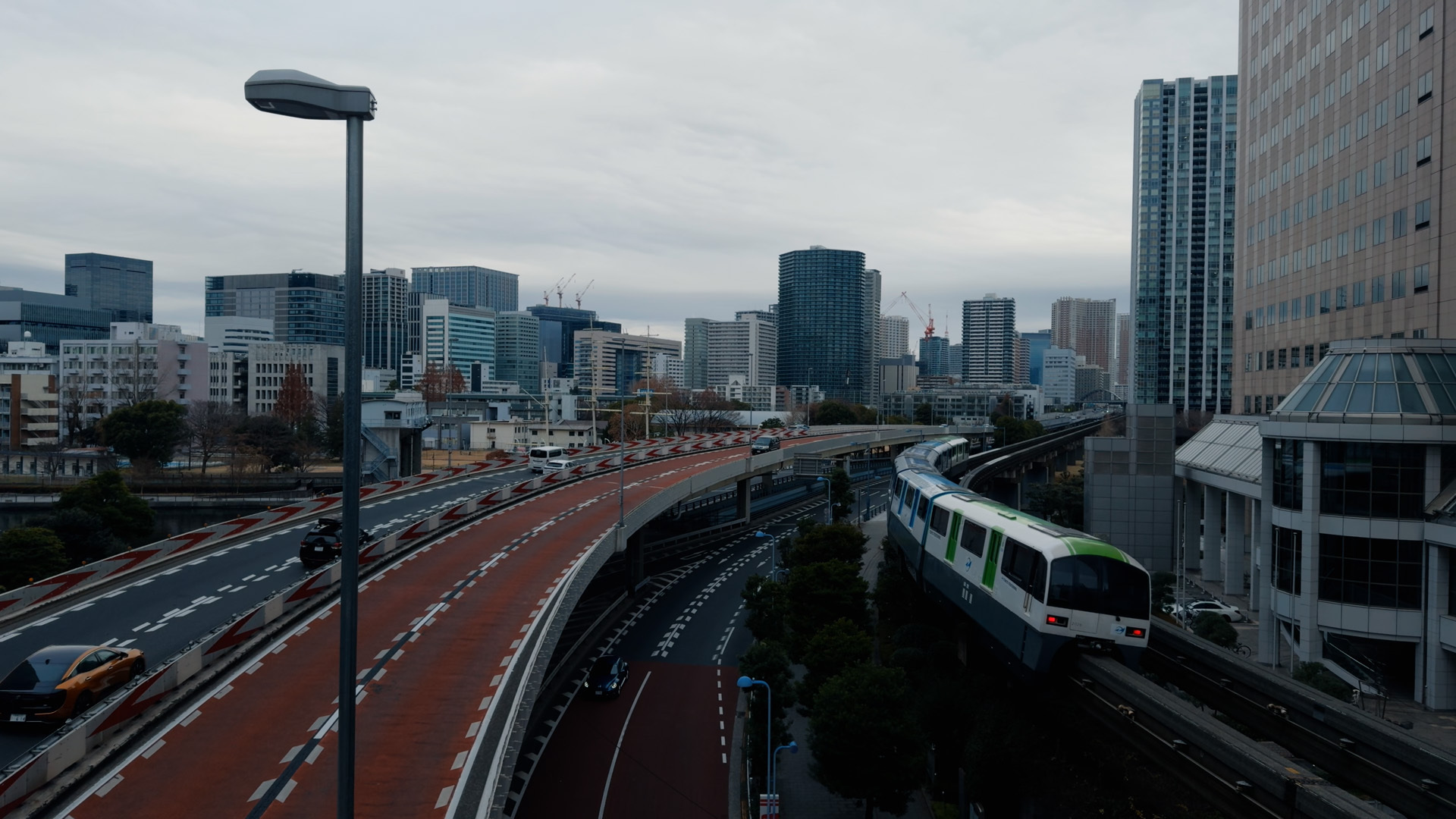 探索日本尽头：终极日本之旅！雨中思考独行魅力，最后一日探访台场、表参道与原宿