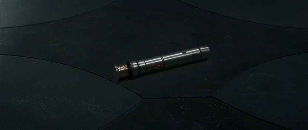 欧比旺从其他绝地武士手中接过的光剑