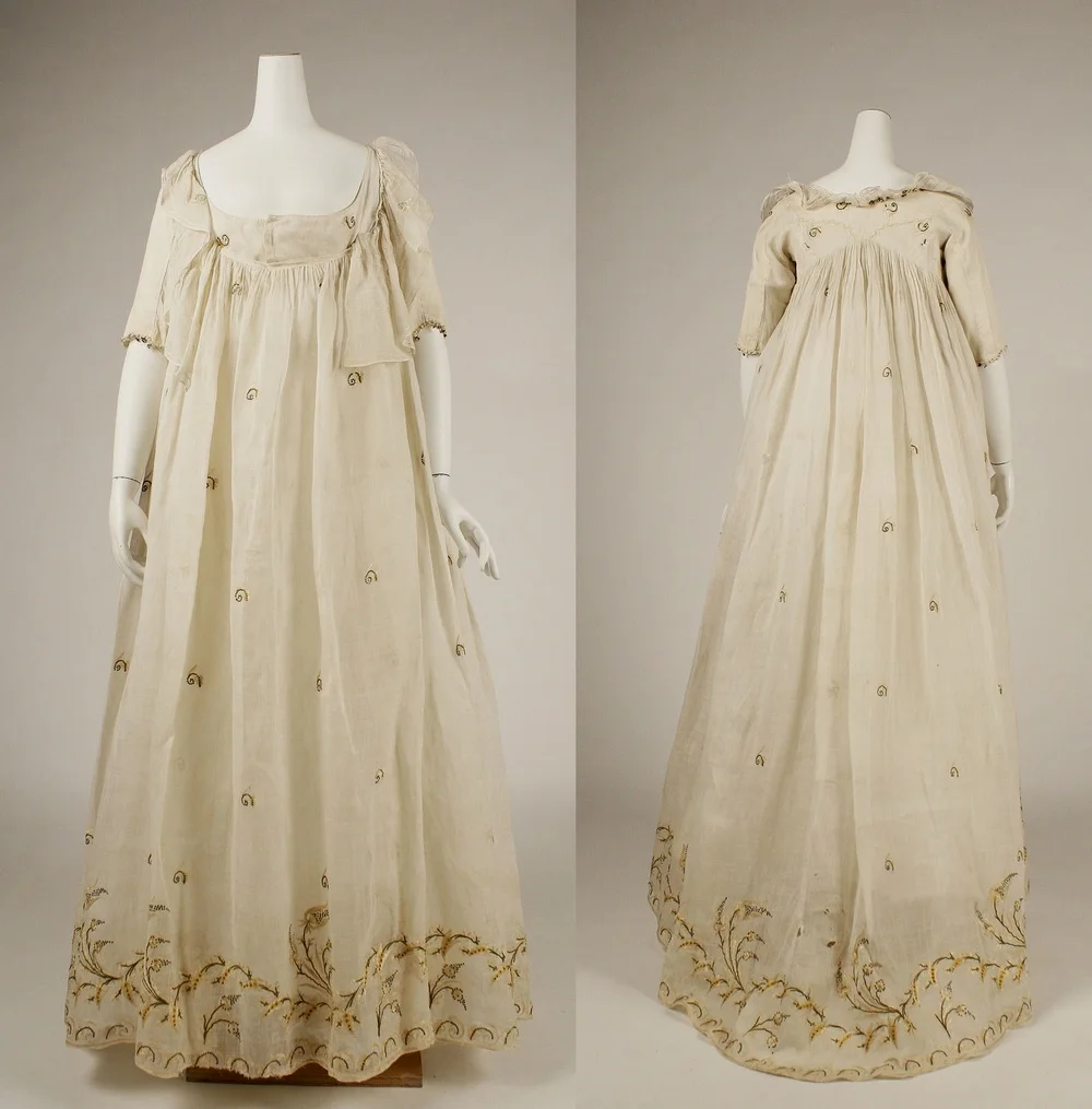 Dress, late 1790s (MET) 整体比较松身，可能是过渡款式