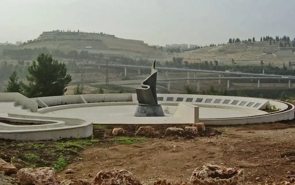 耶路撒冷的911纪念碑，也是唯一一个不在美国的911纪念碑