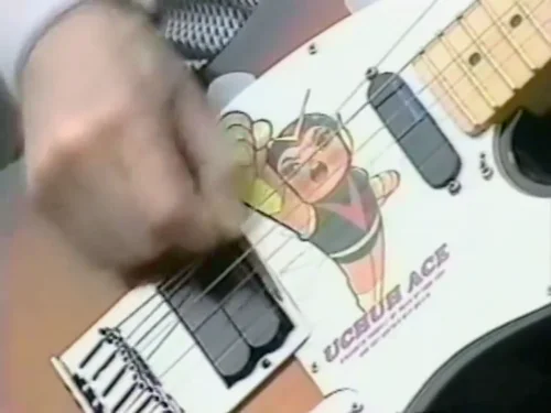 Jonny 用这把吉他在 Les Eurockeennes de Belfort 于1997年07月04日演出了 Exit Music（for a film）。[1] 在这场演出前的专场摄影片段中可以短暂被看见。