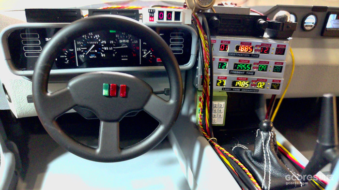 最经典的时光机归来,超大的1:6载具!HotToys《回到未来2》德罗宁时光车 最经典的时光机归来,超大的1:6载具!HotToys《回到未来2》德罗宁时光车