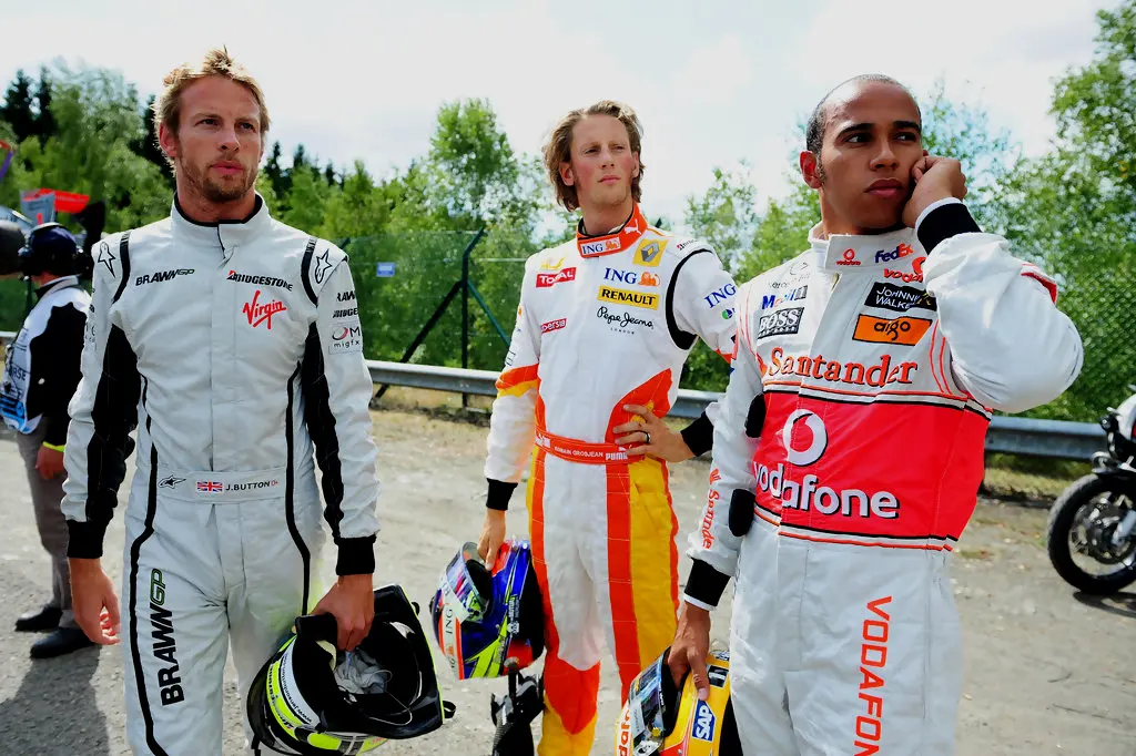 2009赛季，巴顿（布朗GP）、格罗斯让（雷诺）、汉密尔顿（迈凯伦）