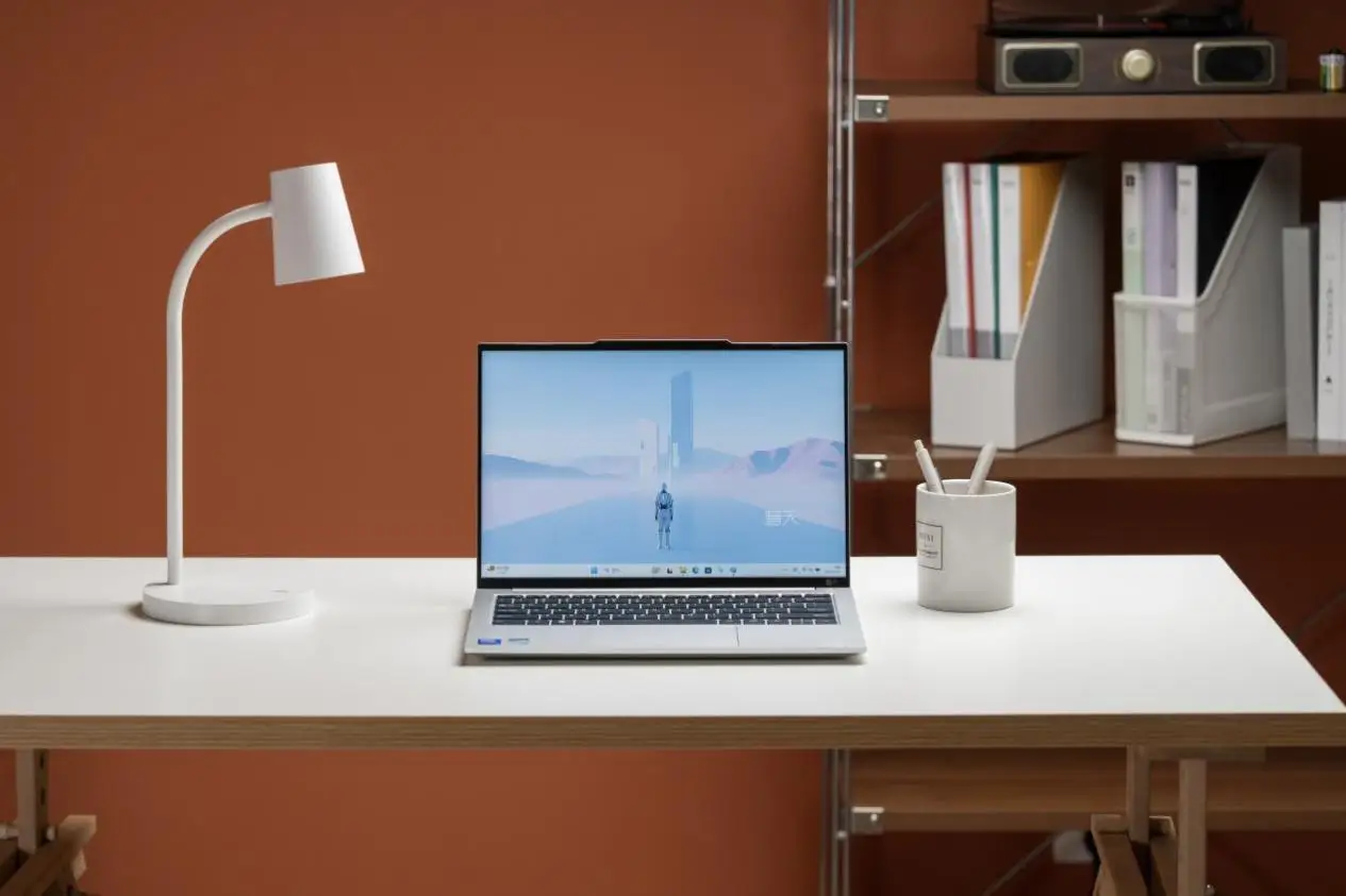 联想慧天X5测评：超轻薄机身加标压性能，企业办公神器？