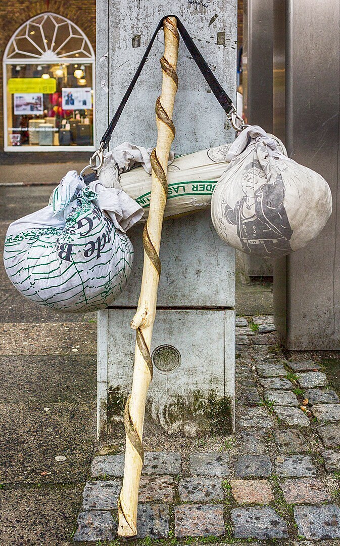 ▲图：熟练工在旅行期间的行李。2015年。