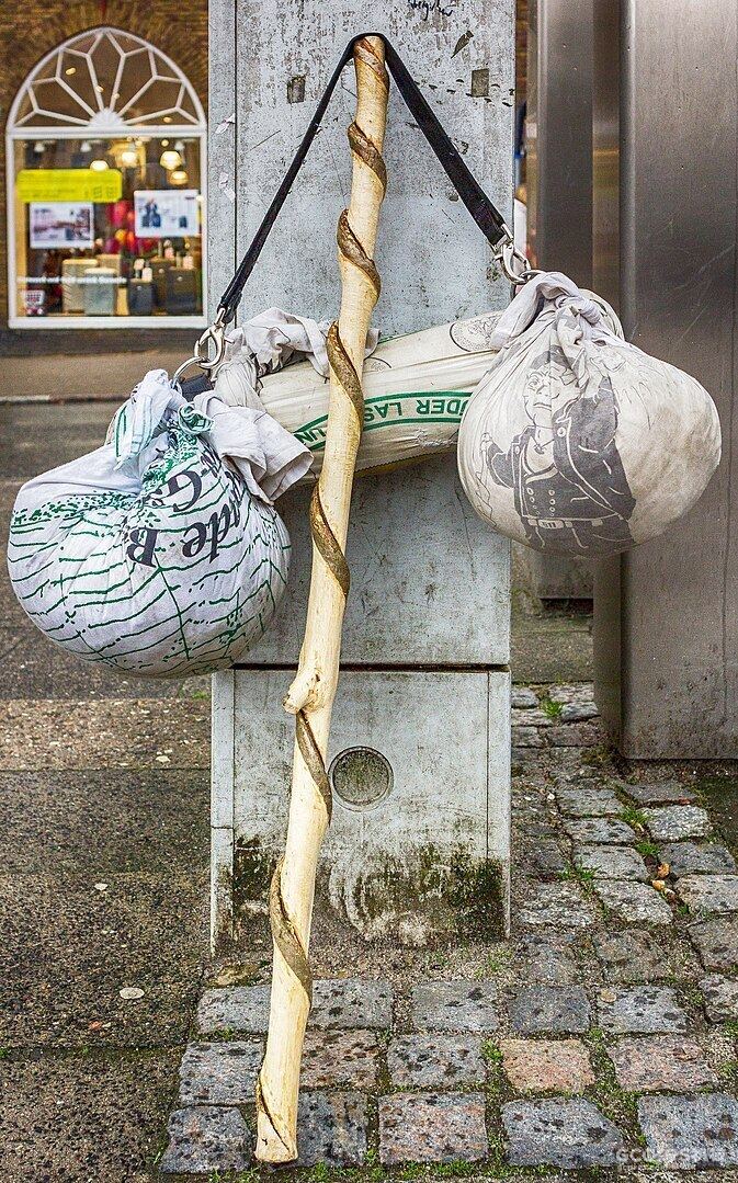 ▲图:熟练工在旅行期间的行李。2015年。