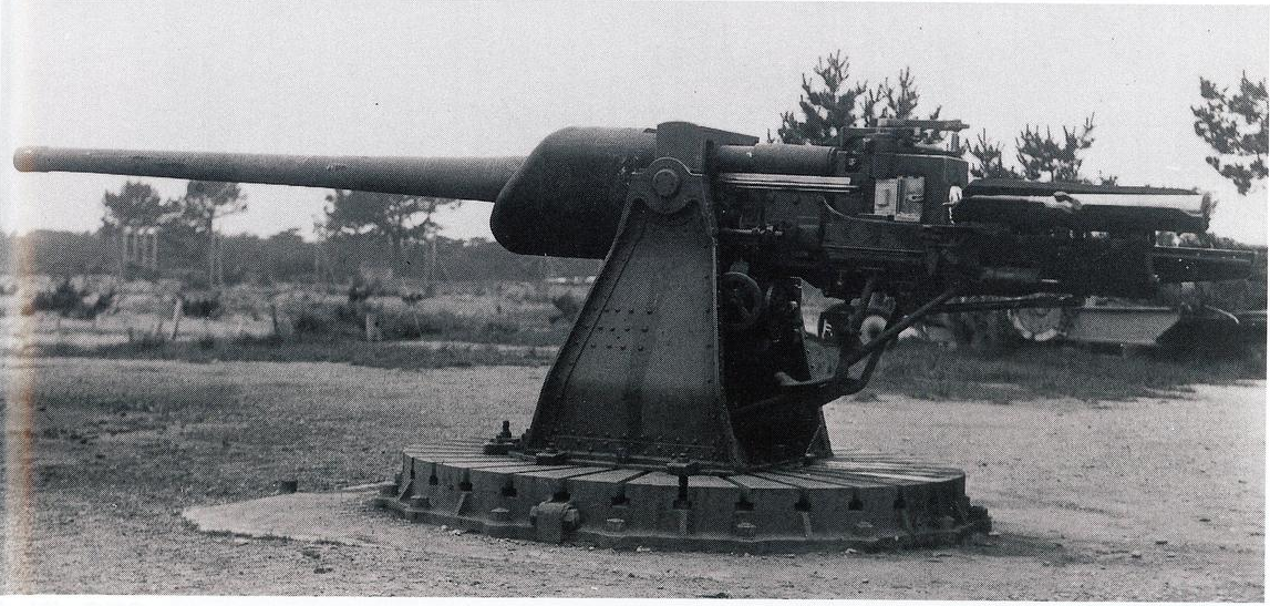 陆军实验型10cm火炮照片，改炮也将成为日后五式试制炮车的主武器之一