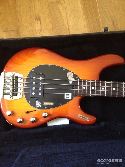 设备之王 :radiohead 贝斯手 colin greenwood 的音乐装备(贝斯吉他篇