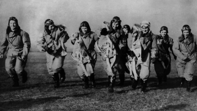 著名的皇家空军运输服务队女性飞行员