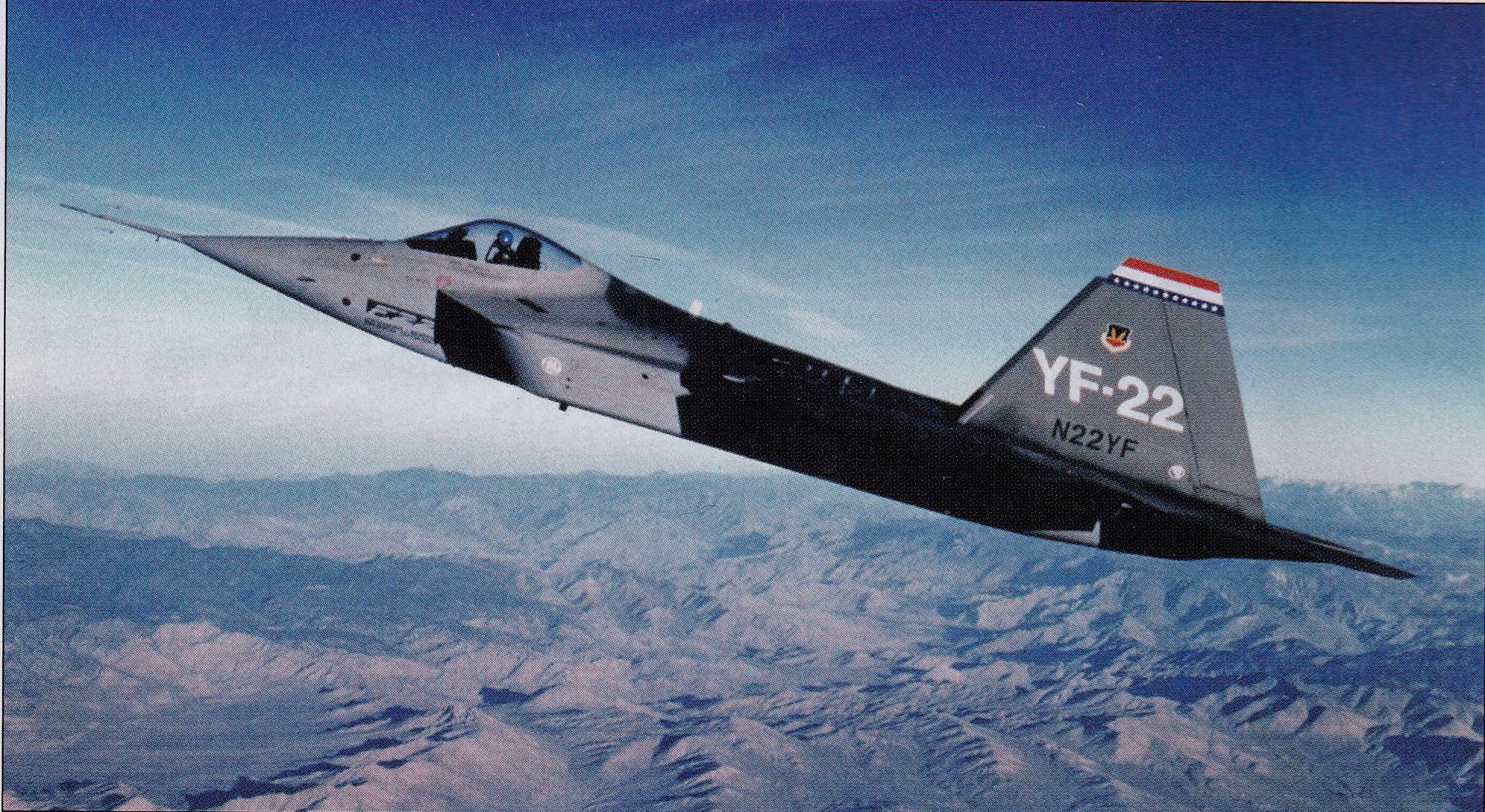 1990年11月3日，YF-22 PAV-1进行了首次超音速巡航试验。YF-22打开加力冲刺到预定的超音速巡航速度，然后关闭加力，将发动机维持在最大非加力推力，最终在平衡速度下达到了1.58马赫的持续巡航速度。该次试飞达到的超音速巡航速度也是历次超音速巡航试飞中最高的。