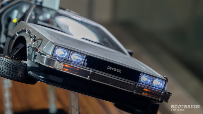 最经典的时光机归来,超大的1:6载具!HotToys《回到未来2》德罗宁时光车 最经典的时光机归来,超大的1:6载具!HotToys《回到未来2》德罗宁时光车