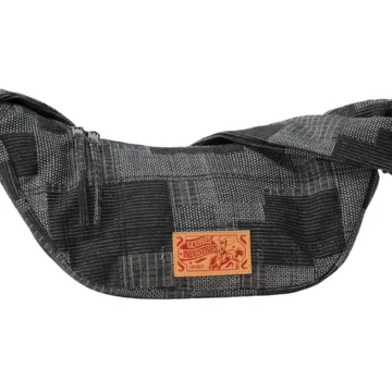 评论+分享+点赞抽送一位获得「套马纳福」系列斜挎饺子包