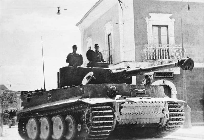 第504重装甲营2连的虎式坦克，西西里。