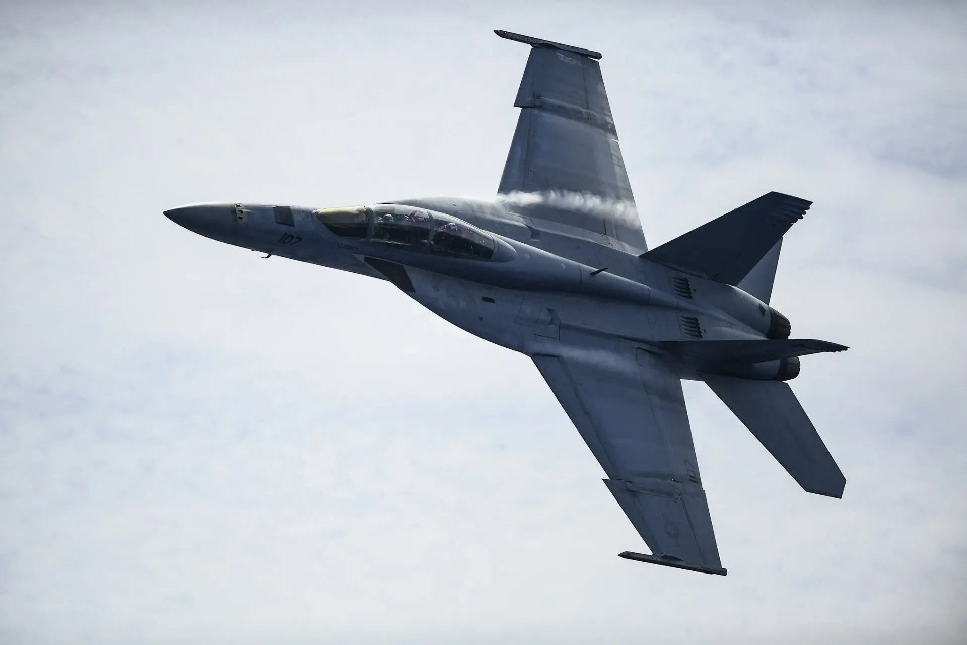 原型之三，F/A-18