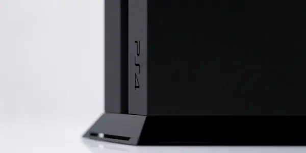 一台 PS4 亏 60 美元？这是一个哲学问题