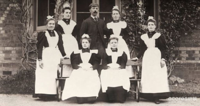 女仆如何从19世纪的家政服务人员变成“二次元至宝”? 女仆如何从19世纪的家政服务人员变成“二次元至宝”?