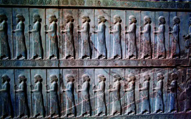 波斯波利斯的不死军浮雕，只有波斯人和米底人能够加入不死军