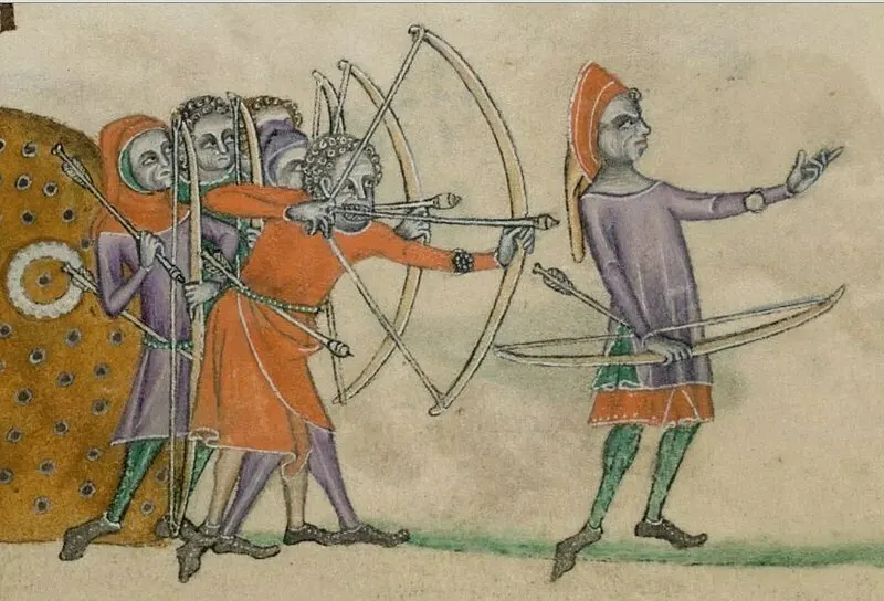 长弓手在中世纪绘画上的体现。这幅画中同时展现了上弦，待机和拉弓的三个长弓手姿态。